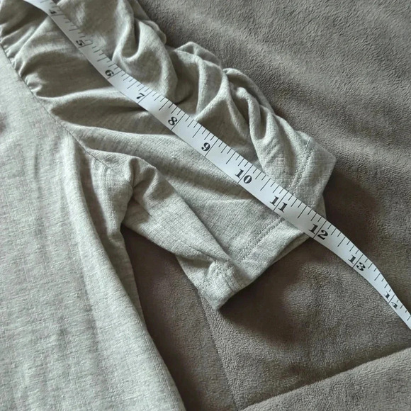 SO juniors medium gray shirt - Picture 7 of 9